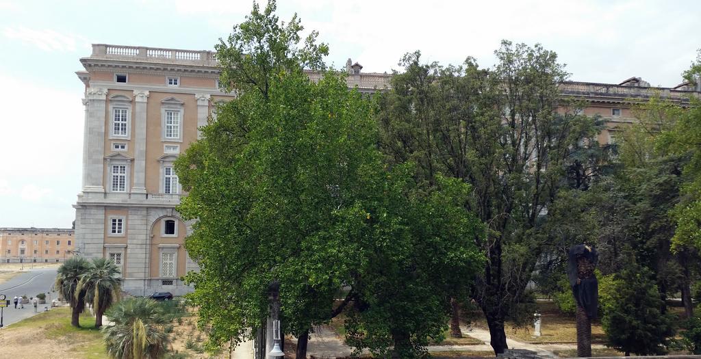 L'Insolita Reggia Caserta Dış mekan fotoğraf
